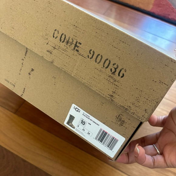 GALLERY DEPT. X UGG MENS US 10
SOLD OUT⬆️ - Picture 2 of 9